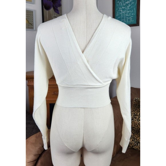 Dreamers by Debut Cream Surplice Double V-neck Crop Sweater Size L - Picture 2 of 5